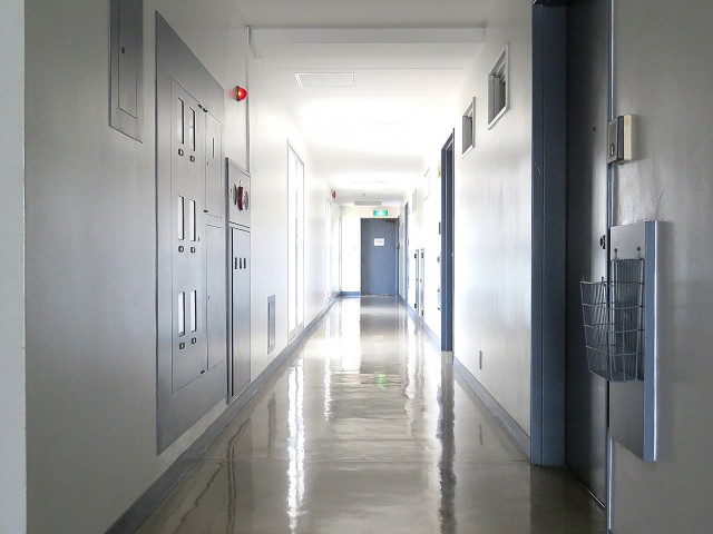 碑文谷マンション　共用廊下