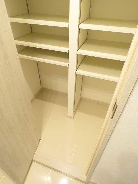 ファミールプランシェ経堂　シューズインクローク