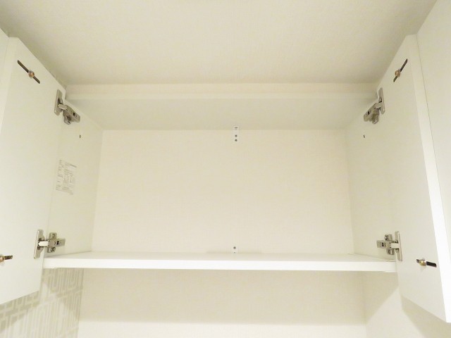 豊榮アンバサダー六本木　トイレの吊戸棚