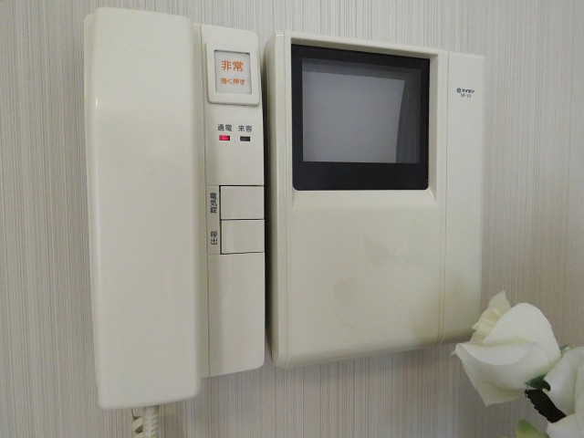 ファミールプランシェ経堂　TVモニター付インターホン