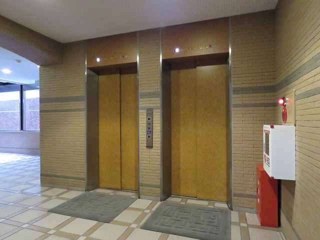 豊榮アンバサダー六本木　エレベーターは2基