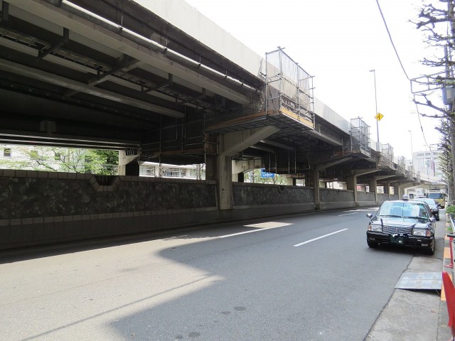 豊榮アンバサダー六本木　エントランス前道路