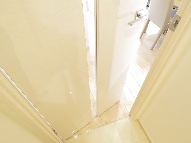 マイキャッスル目黒Ⅱ　LDK扉