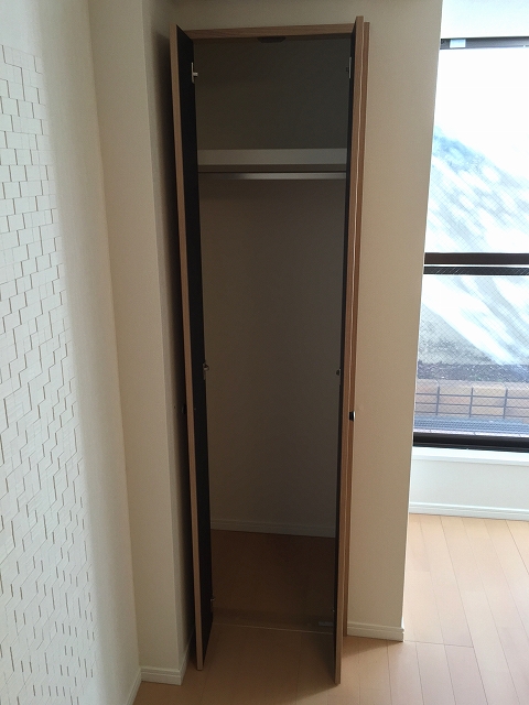 成城エンジェルマンション　洋室約6.5帖収納