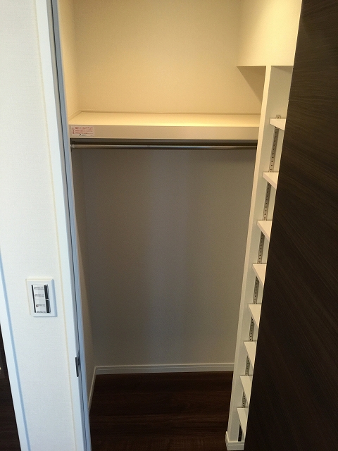 サンウッド目黒　洋室約4.3帖収納