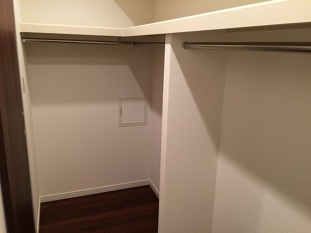 小田急目白台マンション　洋室約8帖収納