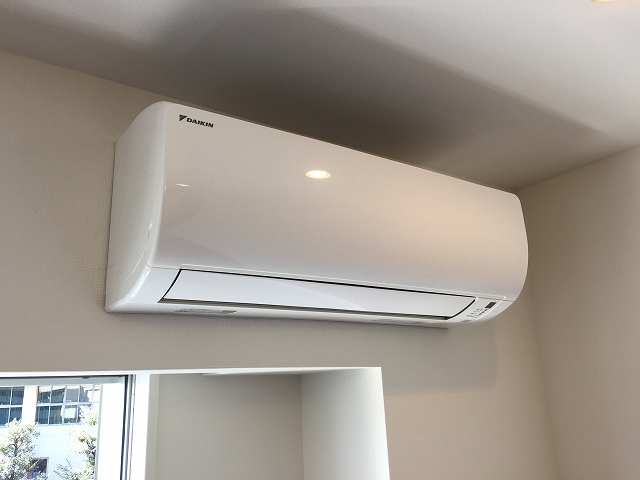 小田急目白台マンション　リビングダイニングキッチンエアコン
