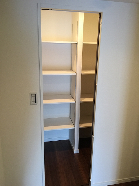 小田急目白台マンション　パントリー