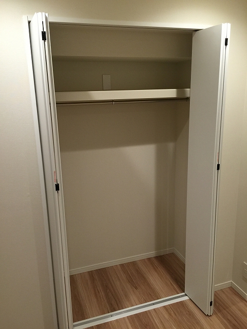 ダイアパレスエクセレント荻窪　東側洋室収納