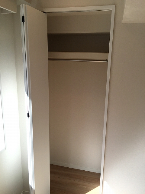 ダイアパレスエクセレント荻窪　洋室西側収納