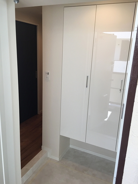 日商岩井豪徳寺マンション　玄関