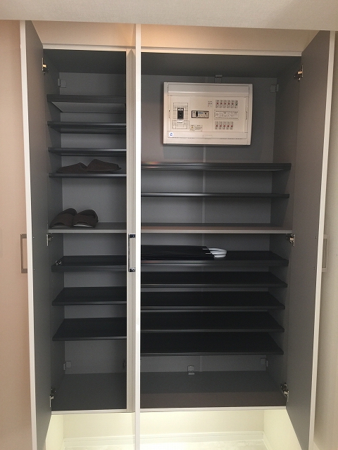 日商岩井豪徳寺マンション　シューズボックス