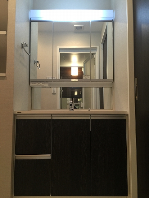 日商岩井豪徳寺マンション　洗面台