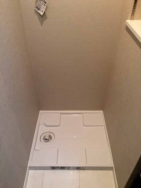 日商岩井豪徳寺マンション　洗濯機置場