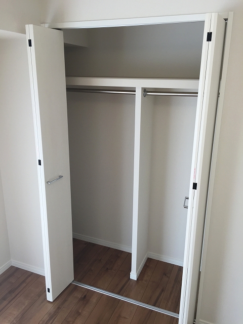 日商岩井豪徳寺マンション　洋室約5.8帖収納