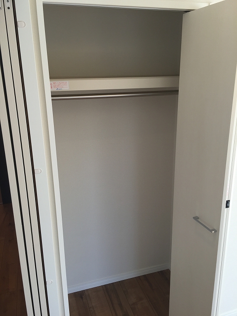 日商岩井豪徳寺マンション　洋室約5.4帖収納