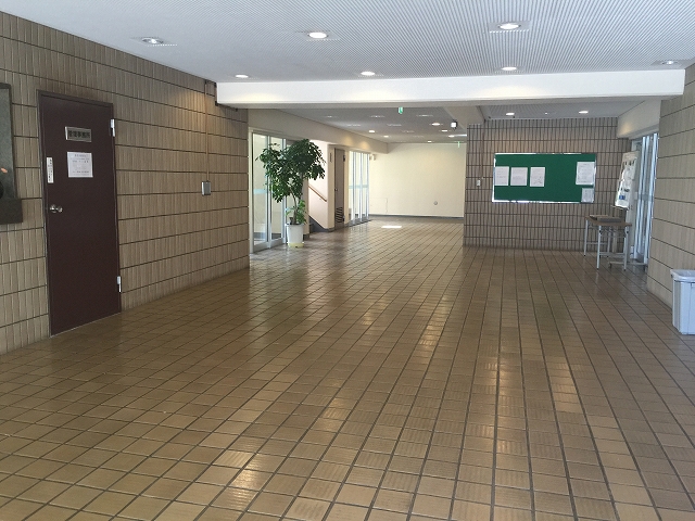 日商岩井豪徳寺マンション　エントランスホール
