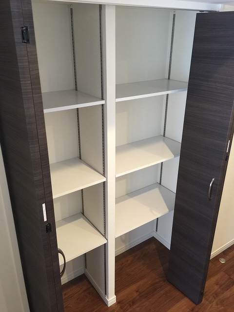 パーク・ハイム淡島　リビングダイニングキッチン収納