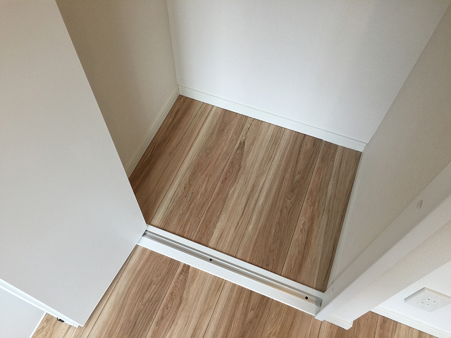 ウイング西荻南　西側洋室収納