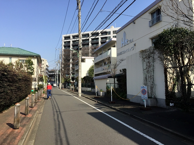 砧公園スカイハイツ　前面道路
