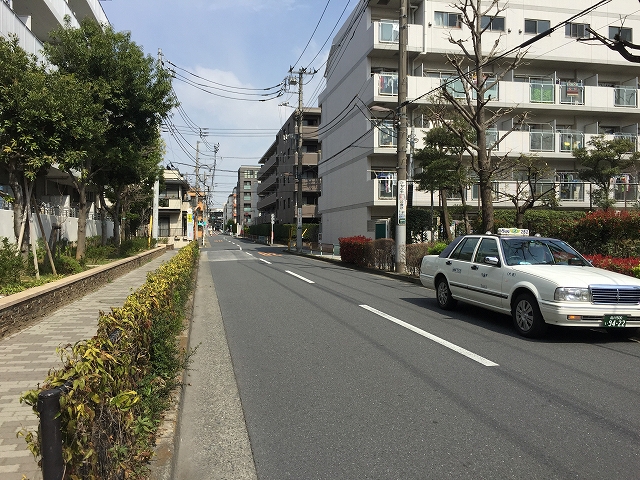 秀和清水池レジデンス　前面道路