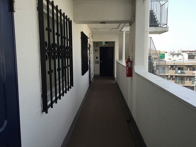 秀和清水池レジデンス　廊下