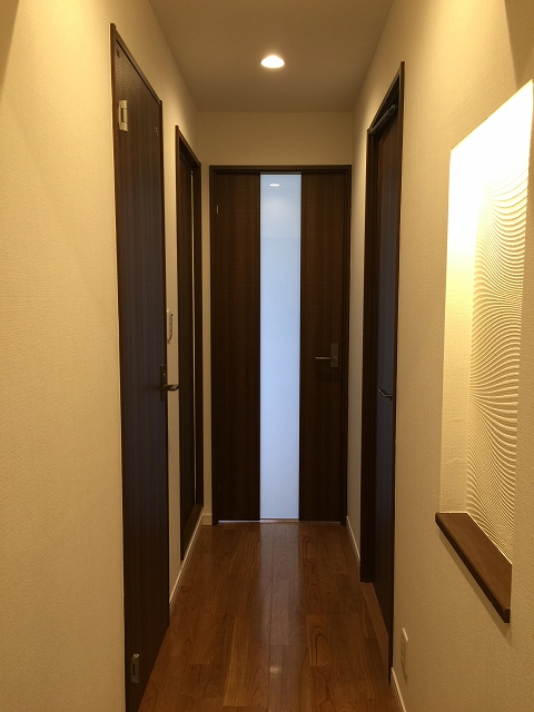 秀和清水池レジデンス　廊下