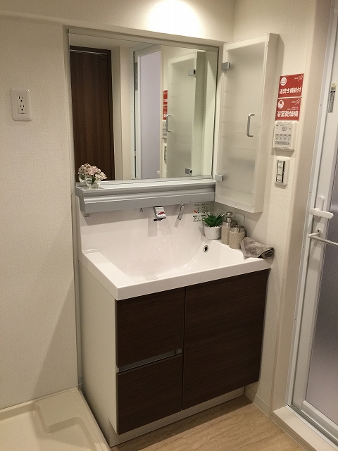 秀和清水池レジデンス　洗面台