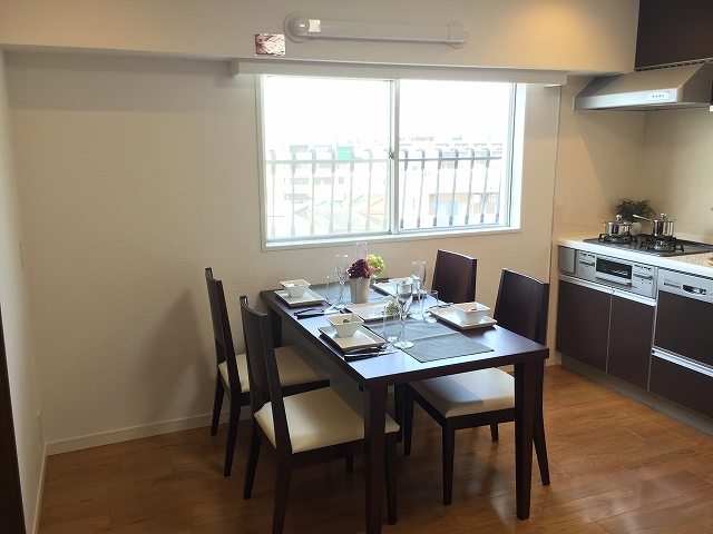 秀和清水池レジデンス　ダイニングキッチン