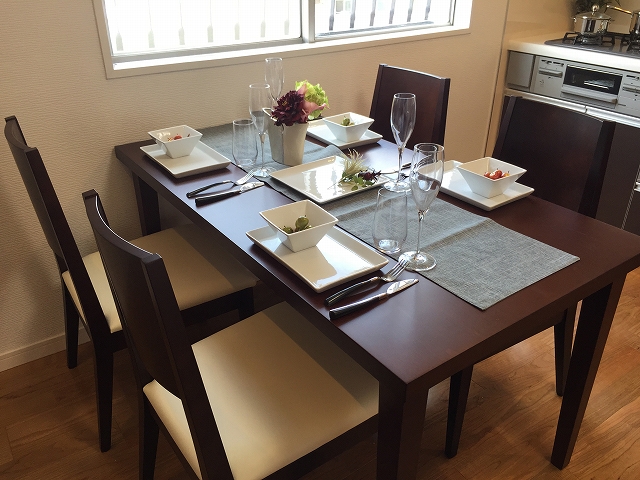 秀和清水池レジデンス　ダイニングキッチン