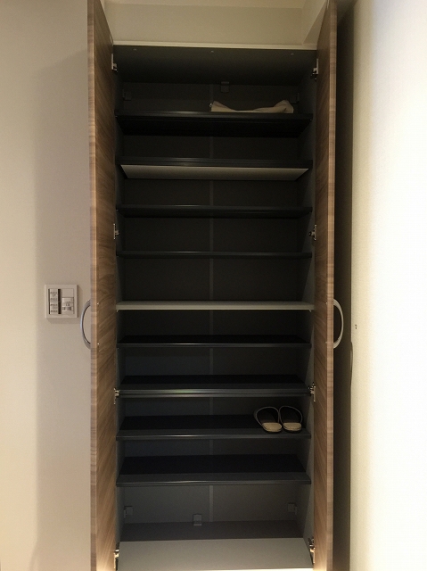 キャッスル世田谷　シューズボックス