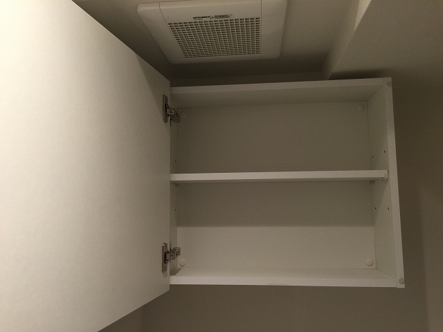 キャッスル世田谷　トイレ収納