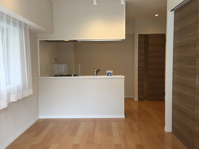 キャッスル世田谷　リビングダイニングキッチン