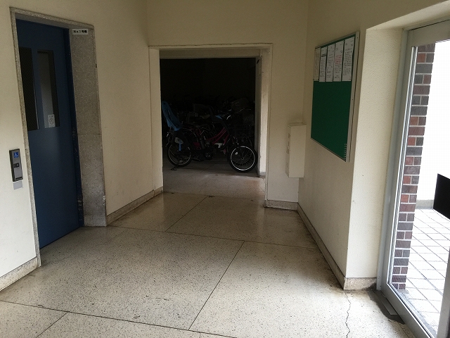 烏山南住宅　エレベーターホール