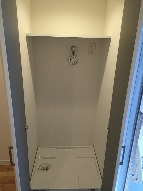 烏山南住宅　洗濯機置場