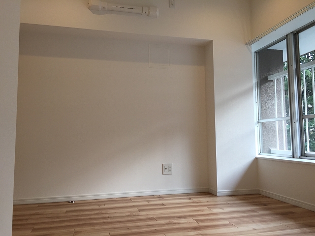 烏山南住宅　洋室約6帖