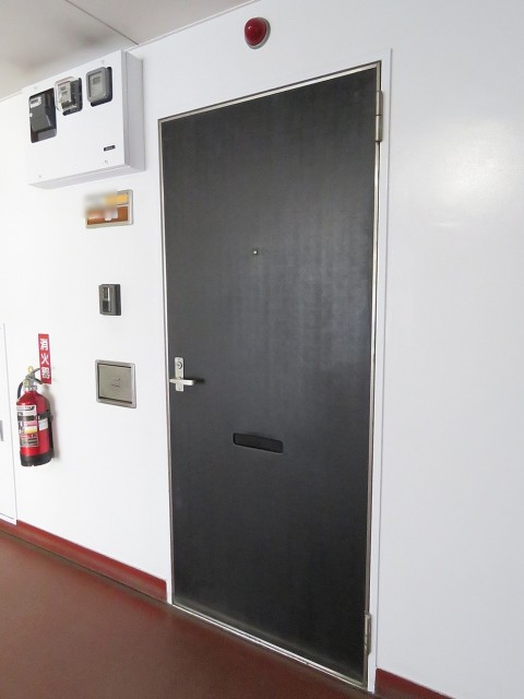 秀和南大井レジデンス　玄関扉