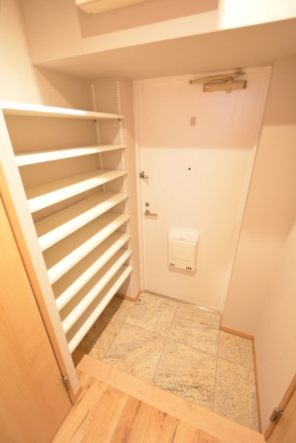 ヒルズ代官山 玄関