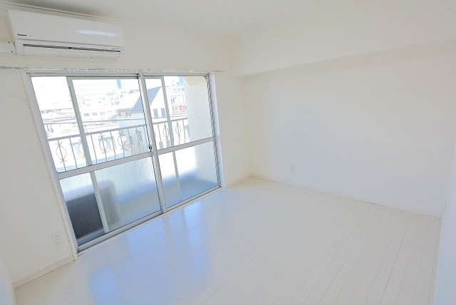 ファムール目黒 洋室２