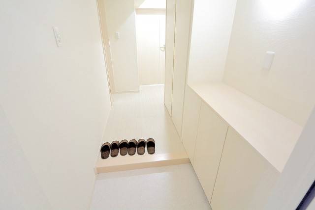 ファムール目黒 玄関