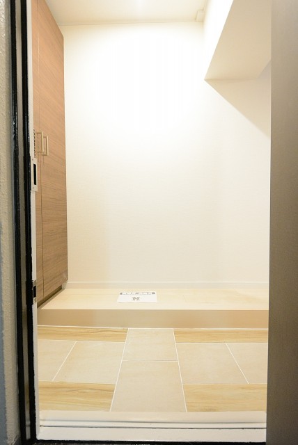 ハイネス大久保 玄関