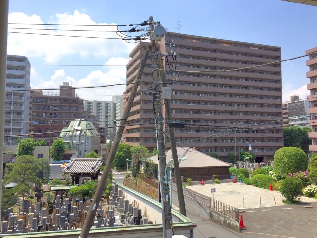 ノア三田 (52)　バルコニからの眺望です！お寺ビューなので好き嫌いわかれるかもしれませんが！非常に明るく静かです！