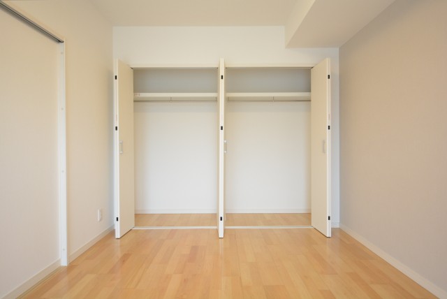 ライオンズマンション弦巻 洋室2