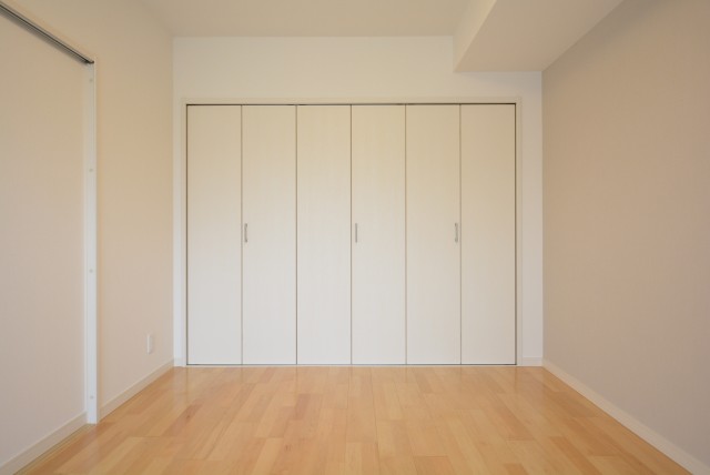 ライオンズマンション弦巻 洋室2