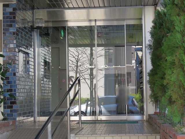 ダイアパレス弦巻　エントランス