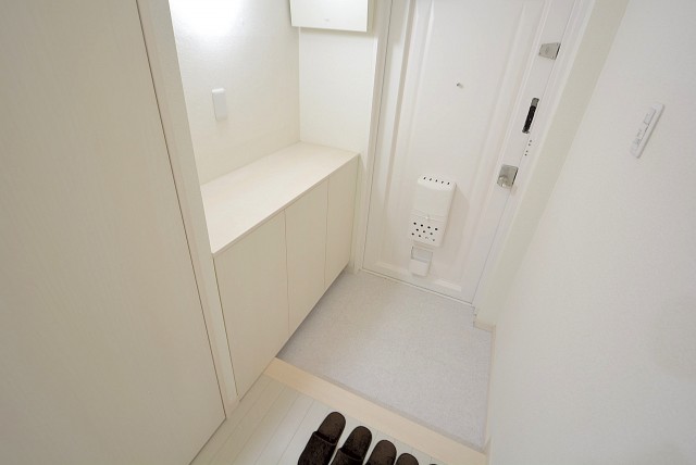 ファムール目黒 玄関