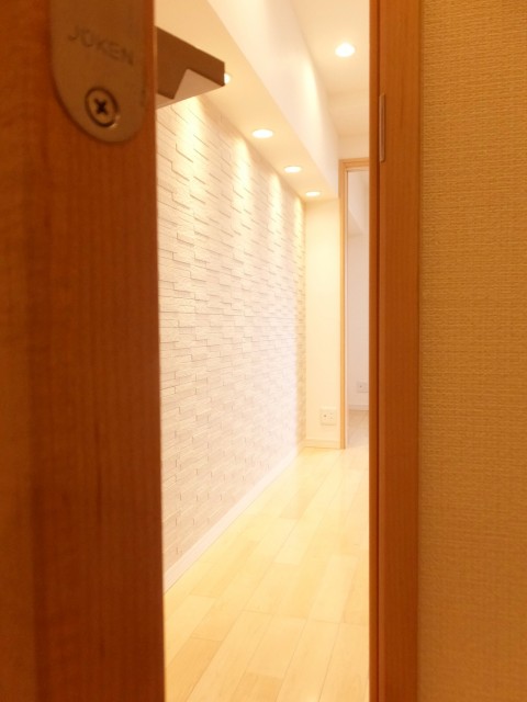 白金台グロリアハイツ　ダイニングキッチンへ