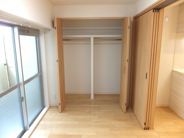 白金台グロリアハイツ　洋室約4.9帖収納