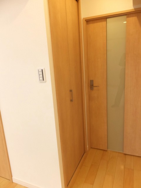 白金台グロリアハイツ　洗濯機置場