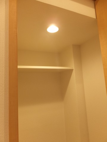 白金台グロリアハイツ　洗濯機置場